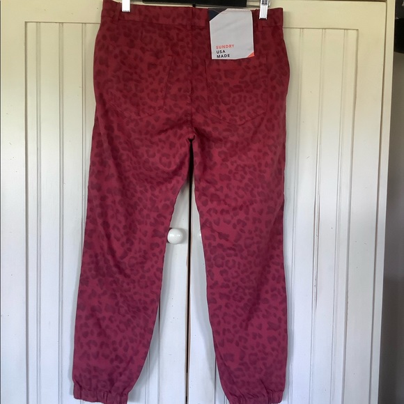 Sundry | REVOLVE Leopard Zip Jogger Sz 28 NWT - Picture 4 of 6